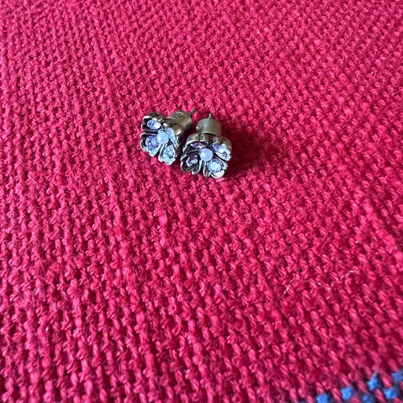 Chloe + Isabel Silvertone Floral Earrings - Picture 5 of 5